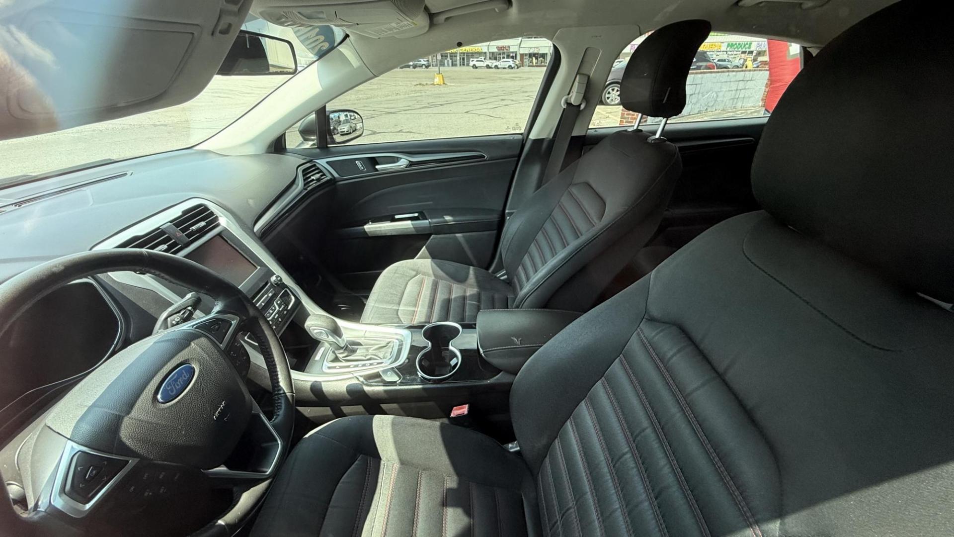 2016 GRAY /GRAY/BLACK Ford Fusion SE (3FA6P0HD3GR) with an 1.5L L4 DOHC 16V engine, 6-Speed Automatic transmission, located at 2710A Westlane Rd., Indianapolis, IN, 46268, (317) 291-2000, 39.885670, -86.208160 - Photo#6