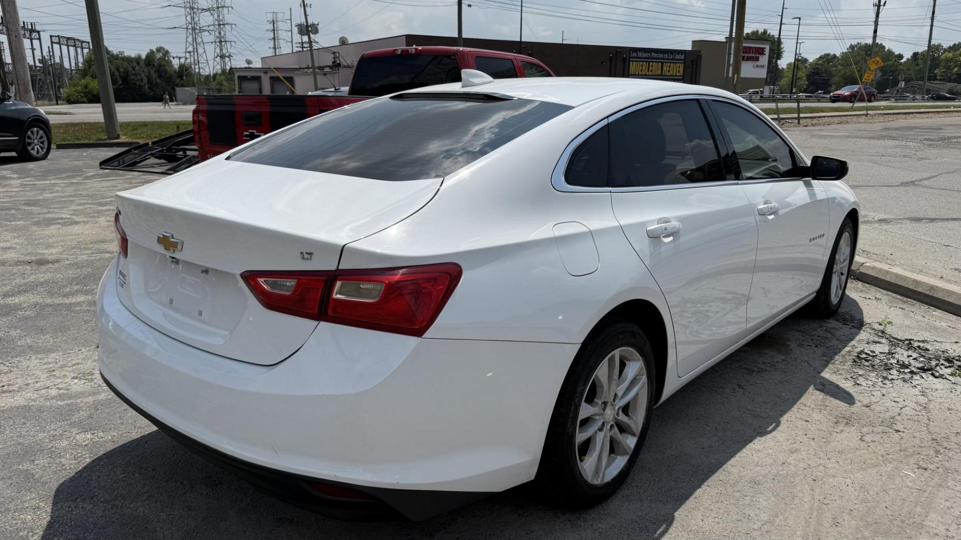 2018 WHITE /BLACK Chevrolet Malibu LT (1G1ZD5ST4JF) with an 1.5L L4 DOHC 16V engine, 6A transmission, located at 2710A Westlane Rd., Indianapolis, IN, 46268, (317) 291-2000, 39.885670, -86.208160 - Photo#5