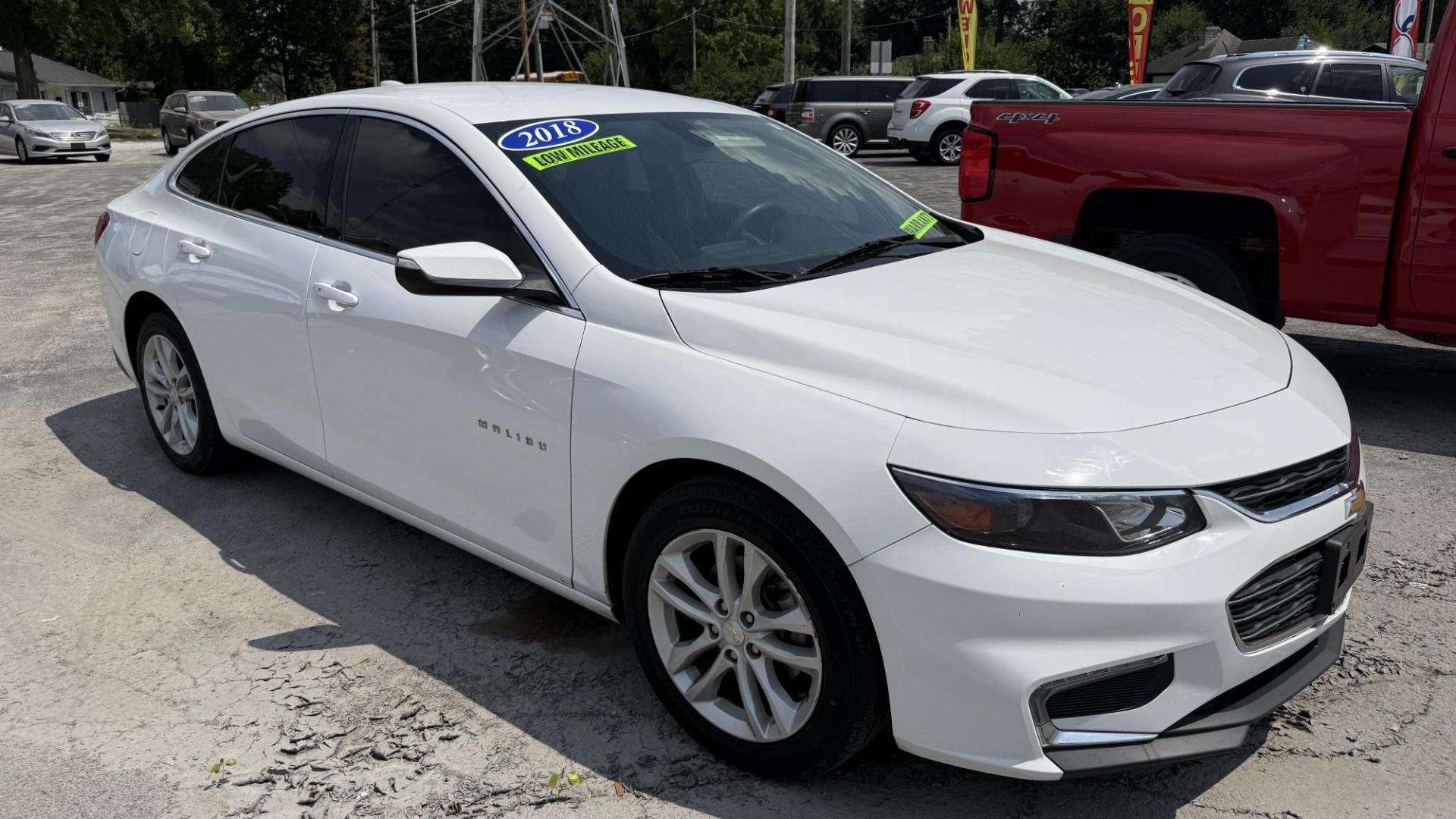 2018 WHITE /BLACK Chevrolet Malibu LT (1G1ZD5ST4JF) with an 1.5L L4 DOHC 16V engine, 6A transmission, located at 2710A Westlane Rd., Indianapolis, IN, 46268, (317) 291-2000, 39.885670, -86.208160 - Photo#0