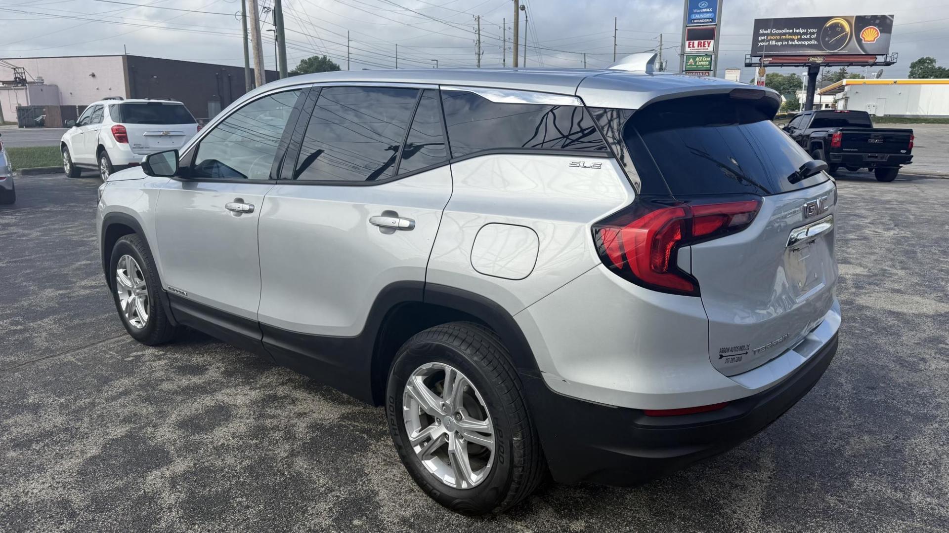2018 SILVER /BLACK GMC Terrain SLE (3GKALMEV3JL) with an 1.4L L4 DOHC 16V TURBO engine, 6A transmission, located at 2710A Westlane Rd., Indianapolis, IN, 46268, (317) 291-2000, 39.885670, -86.208160 - Photo#4