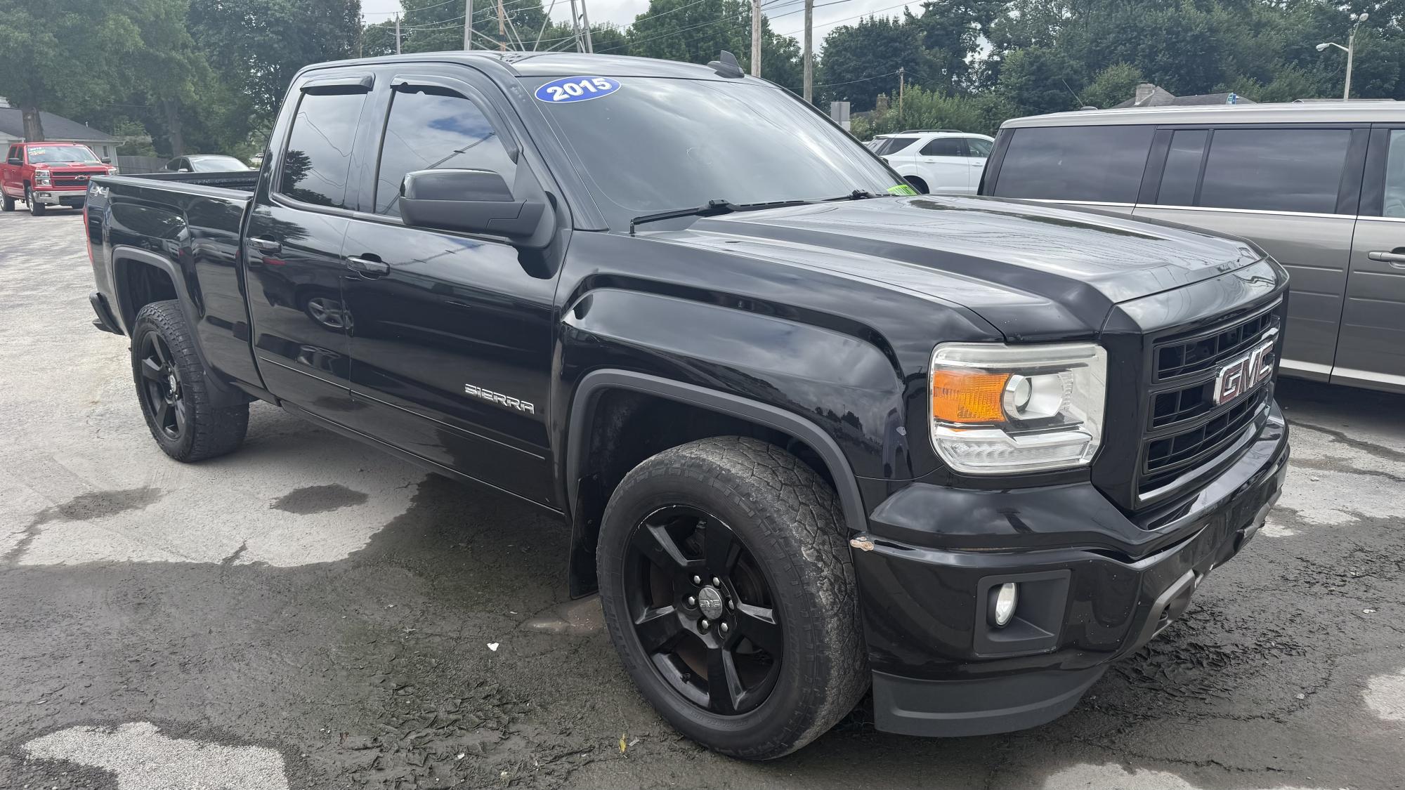 photo of 2015 GMC Sierra 1500 Base Double Cab 4WD / OUTSIDE FINANCE / WARRANTY, GAP, ROADSIDE ASSISTANCE AVAILABLE