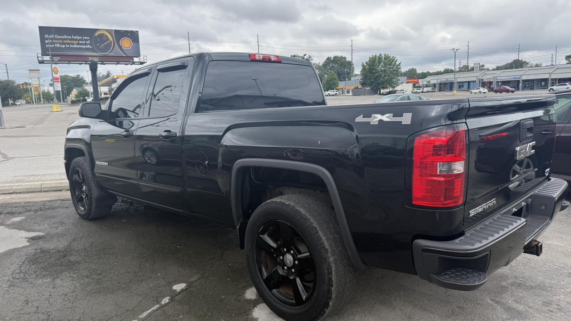 2015 BLACK /BLACK GMC Sierra 1500 Base Double Cab 4WD (1GTV2TEH3FZ) with an 4.3L V6 OHV 12V engine, 6-Speed Automatic transmission, located at 2710A Westlane Rd., Indianapolis, IN, 46268, (317) 291-2000, 39.885670, -86.208160 - Photo#5