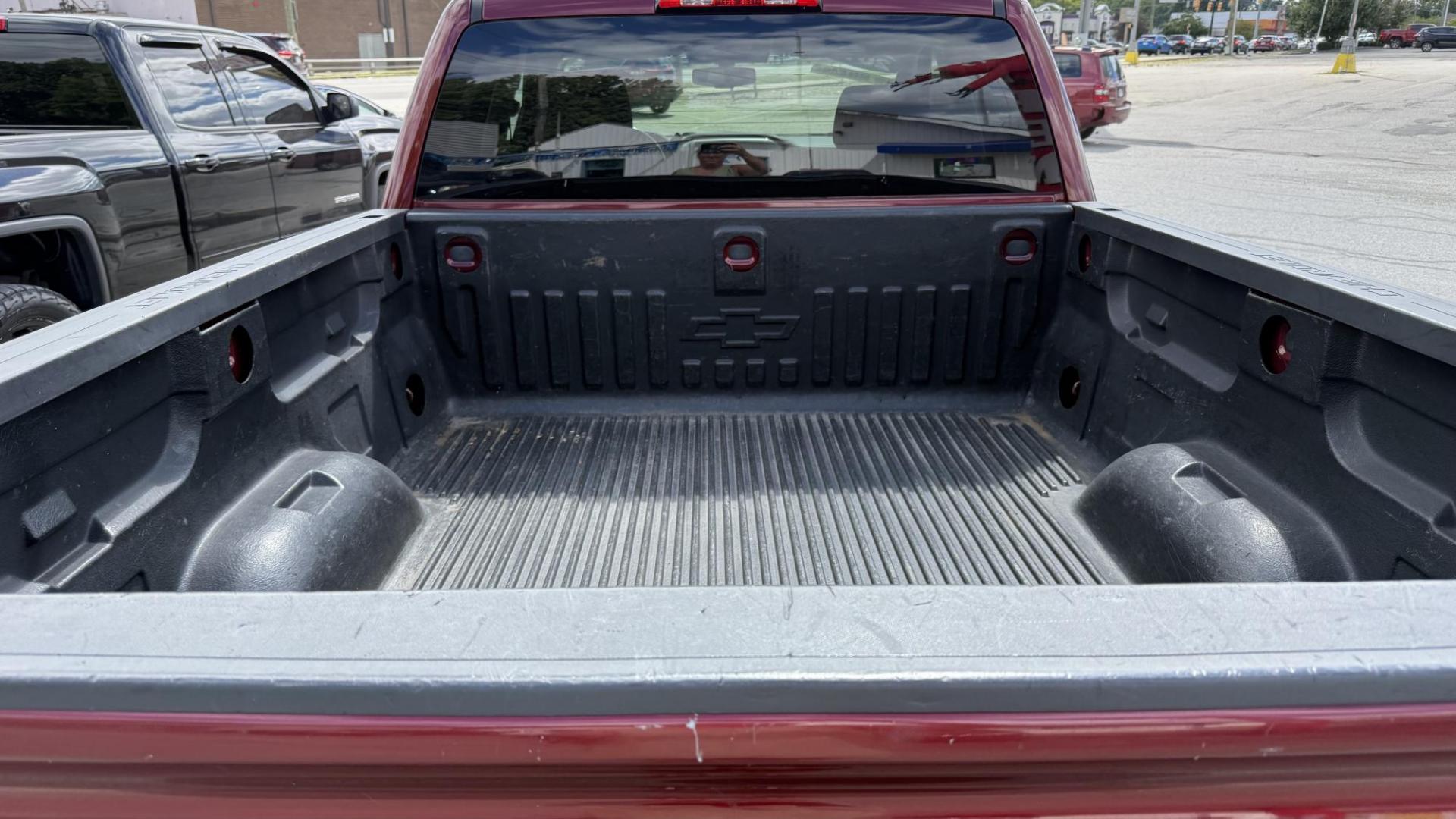 2016 Maroon /GRAY Chevrolet Silverado 1500 LT Double Cab 4WD (1GCVKREC5GZ) with an 5.3L V8 OHV 16V engine, 6A transmission, located at 2710A Westlane Rd., Indianapolis, IN, 46268, (317) 291-2000, 39.885670, -86.208160 - Photo#6