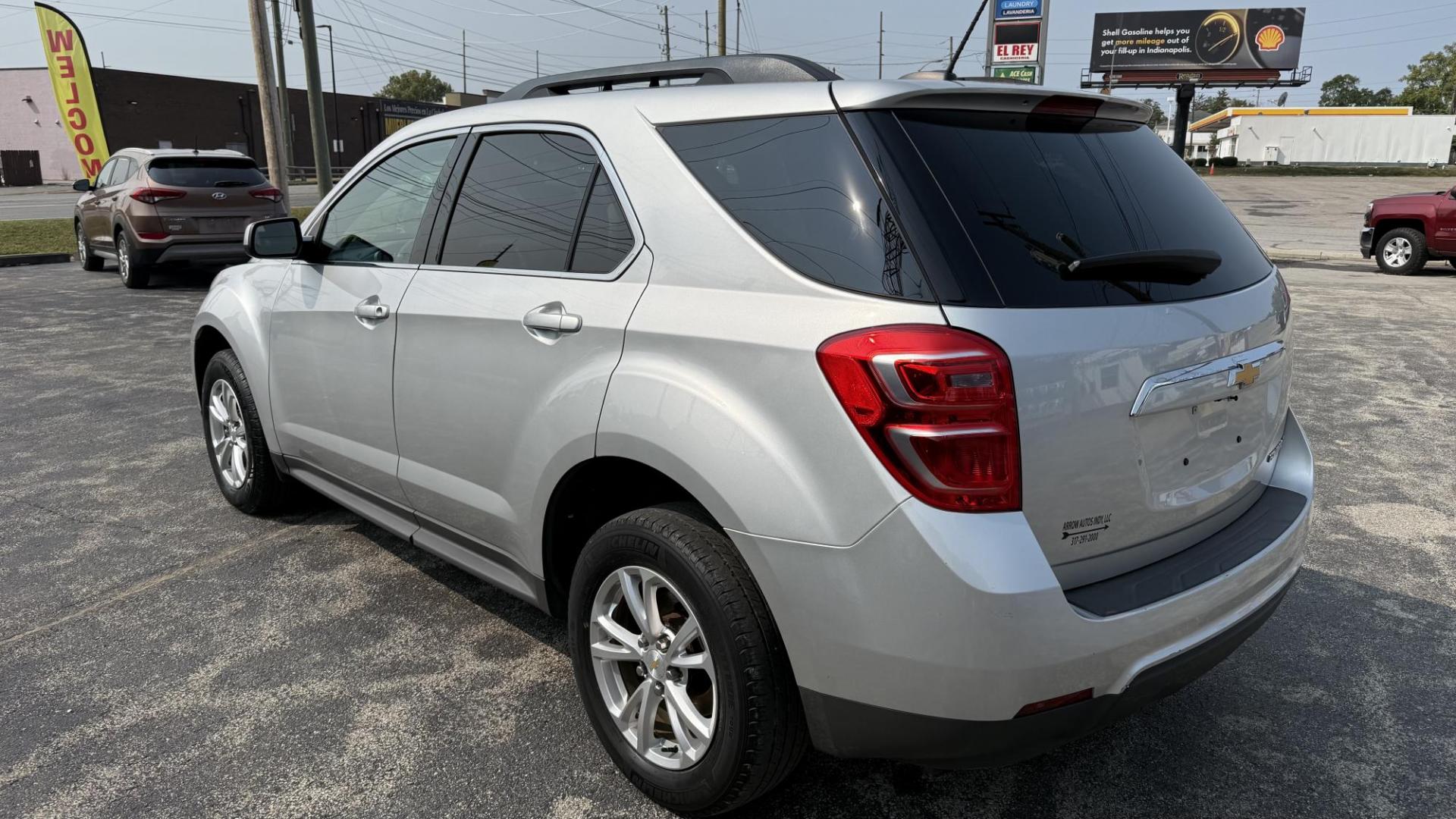 2016 SILVER /GRAY Chevrolet Equinox LT 2WD (2GNALCEK5G1) with an 2.4L L4 DOHC 16V FFV engine, 6A transmission, located at 2710A Westlane Rd., Indianapolis, IN, 46268, (317) 291-2000, 39.885670, -86.208160 - Photo#4