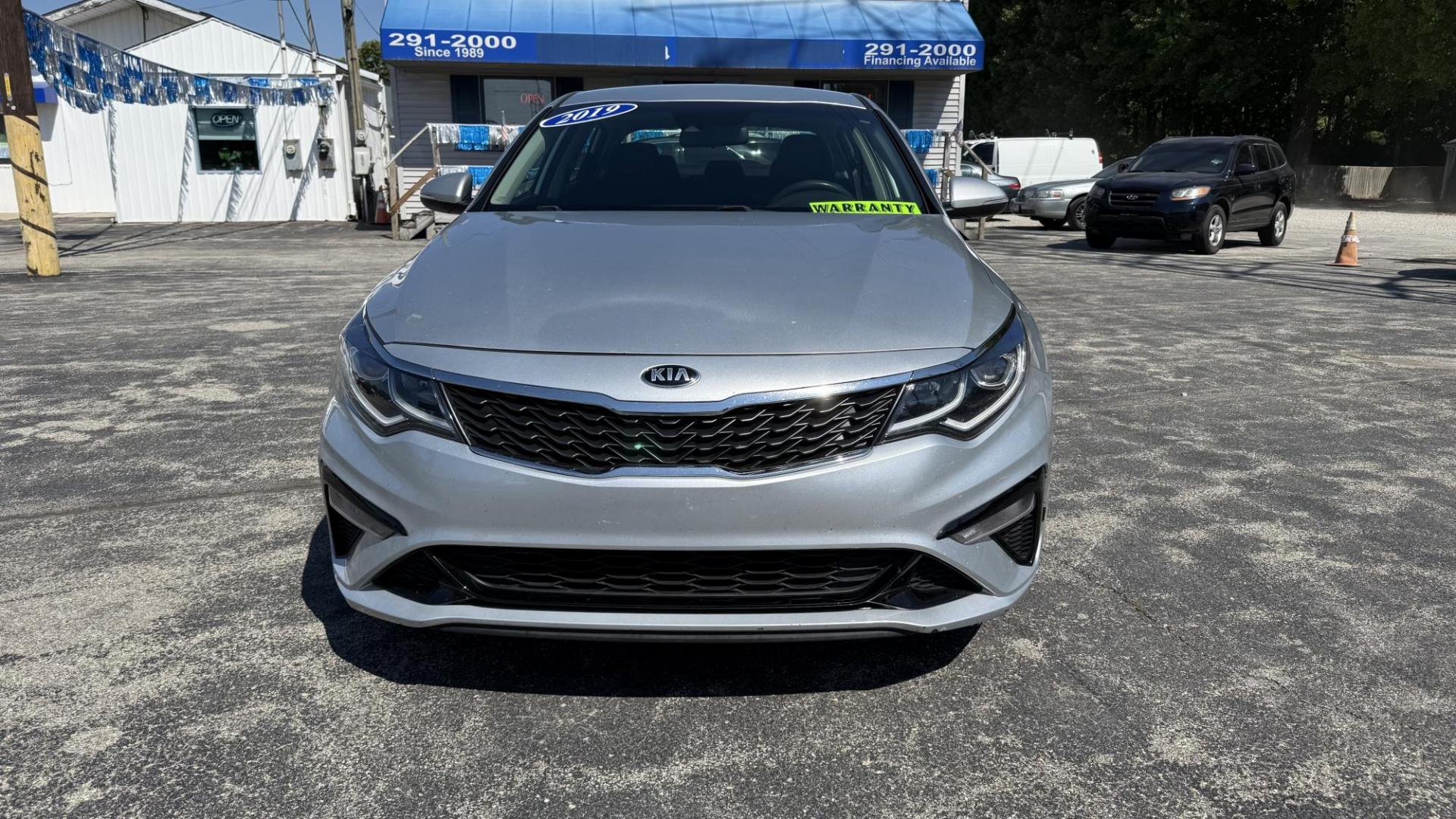 2019 SILVER /BLACK Kia Optima LX (5XXGT4L31KG) with an 2.4L L4 DOHC 16V engine, 6A transmission, located at 2710A Westlane Rd., Indianapolis, IN, 46268, (317) 291-2000, 39.885670, -86.208160 - Photo#2