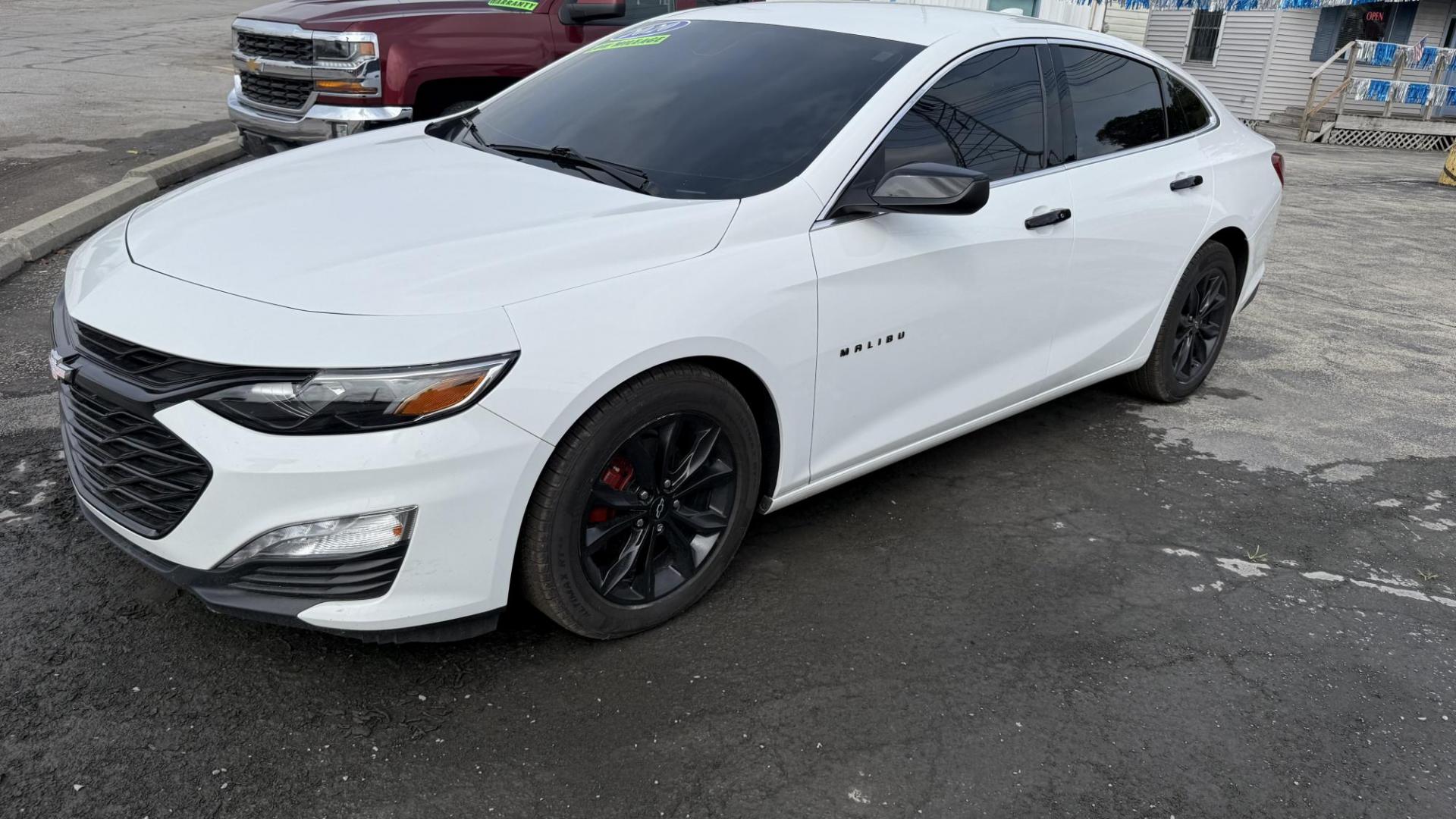 2020 WHITE /BLACK Chevrolet Malibu LT (1G1ZD5ST6LF) with an 1.5L L4 DOHC 16V engine, 6A transmission, located at 2710A Westlane Rd., Indianapolis, IN, 46268, (317) 291-2000, 39.885670, -86.208160 - Photo#1